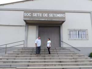 Julio e Nair Berton são um casal unido em prol da comunidade. (Foto: Karine Bergozza)